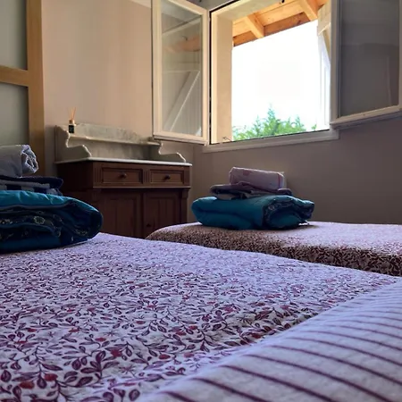 بيت للعطل A *